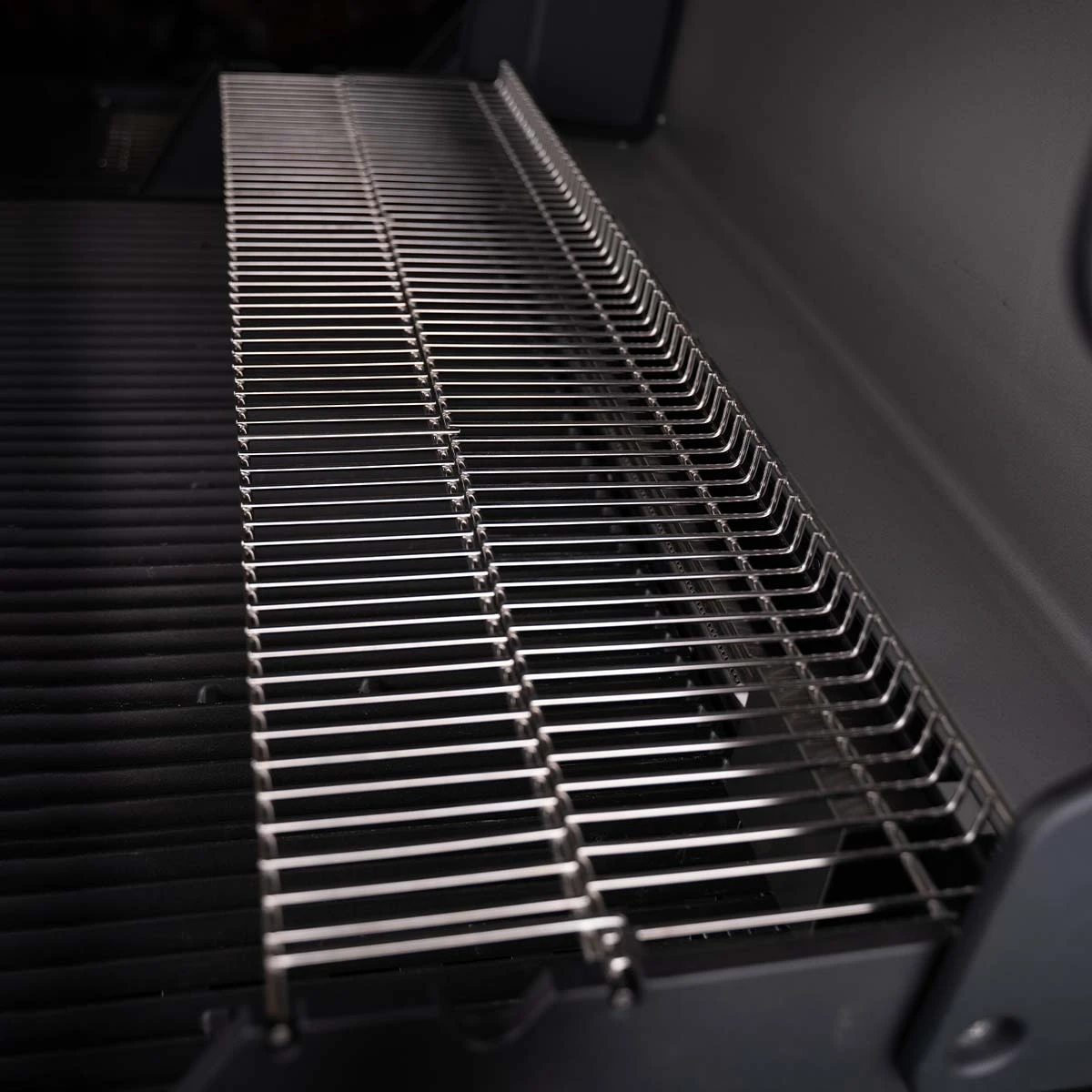 SANTOS S-518 Mit Seiten- & Heckbrenner, Edelstahl Inkl. Drehspieß, Rostheber & Silikonablage & Graviertes ZWILLING Pro Messer 13 SANTOS S-518 Mit Seiten- & Heckbrenner, Edelstahl Inkl. Drehspieß, Rostheber & Silikonablage & Graviertes ZWILLING Pro Messer – Bild 13