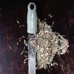 Microplane Premium Reibe / Zester, Salbei Grün -Gasgrills Verkaufsgeschäft microplane premium reibe zester salbei gruen a25d9f98ba7f38856f3659dde423fc7c