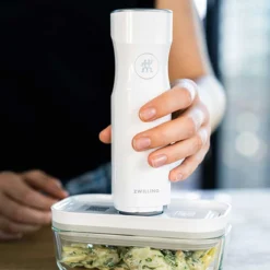 ZWILLING FRESH & SAVE Vakuumpumpe Mit Ladekappe, Weiß -Gasgrills Verkaufsgeschäft zwilling fresh save vakuumpumpe mit ladekappe weiss 8966688ca186f7350ae2eef7a5b8e30f